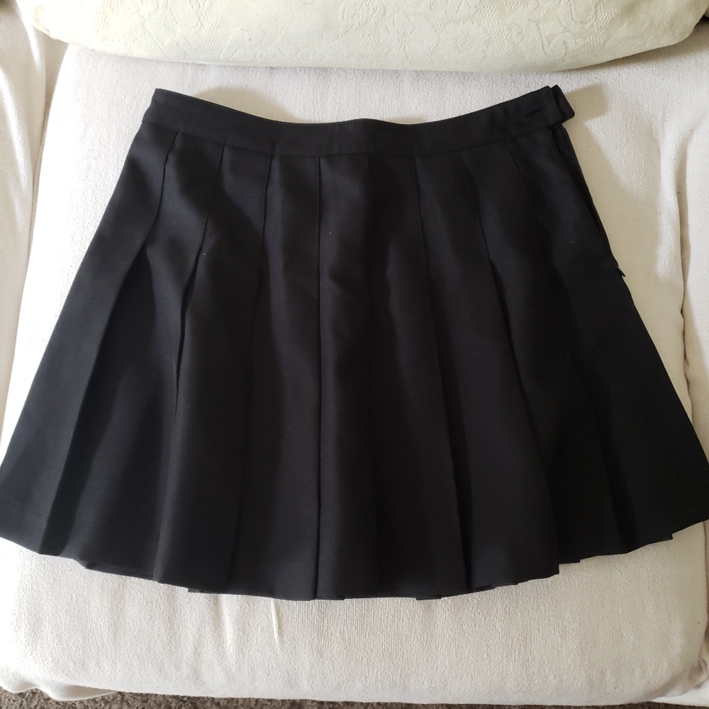Black pleated skirt